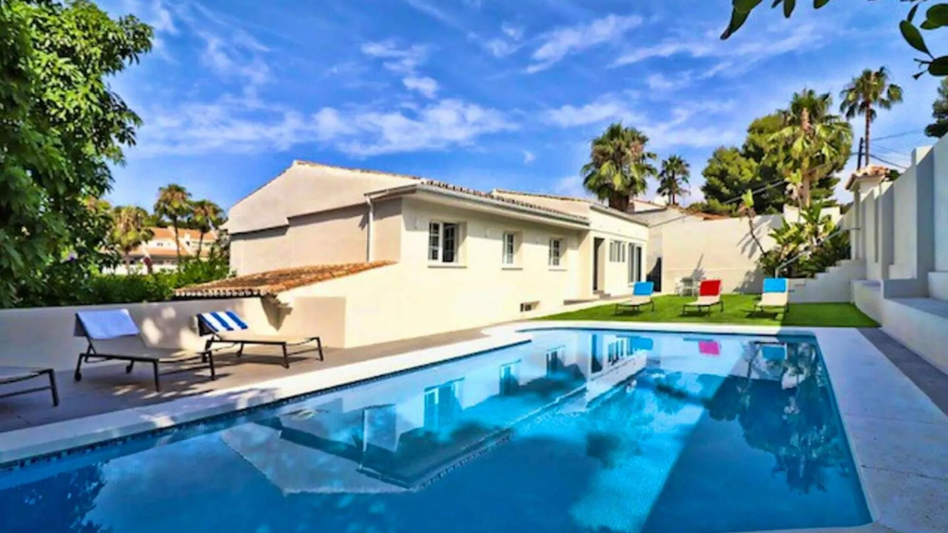 Welcoming Chalet In Marbella With Pool And Air Conditioning Villa