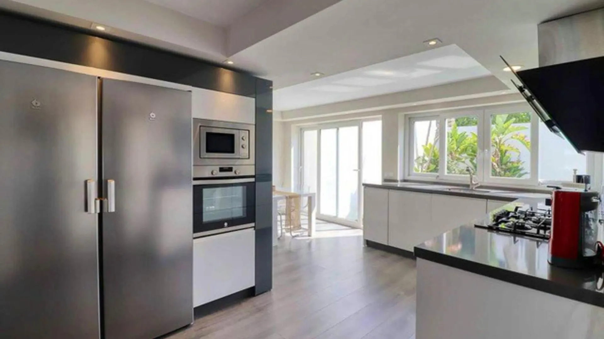 Welcoming Chalet In Marbella With Pool And Air Conditioning Villa