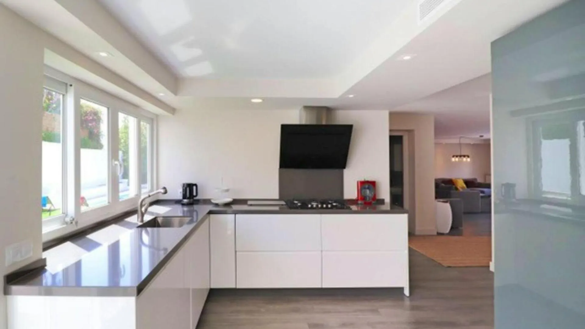 Welcoming Chalet In Marbella With Pool And Air Conditioning Villa 0*,