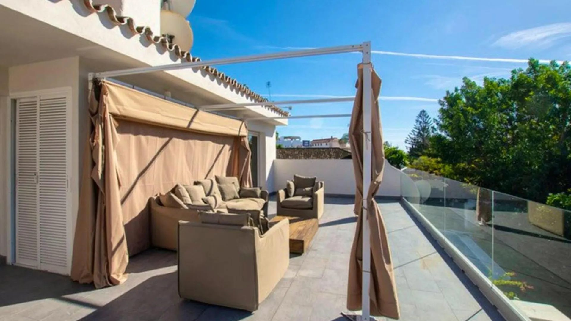 Welcoming Chalet In Marbella With Pool And Air Conditioning Villa