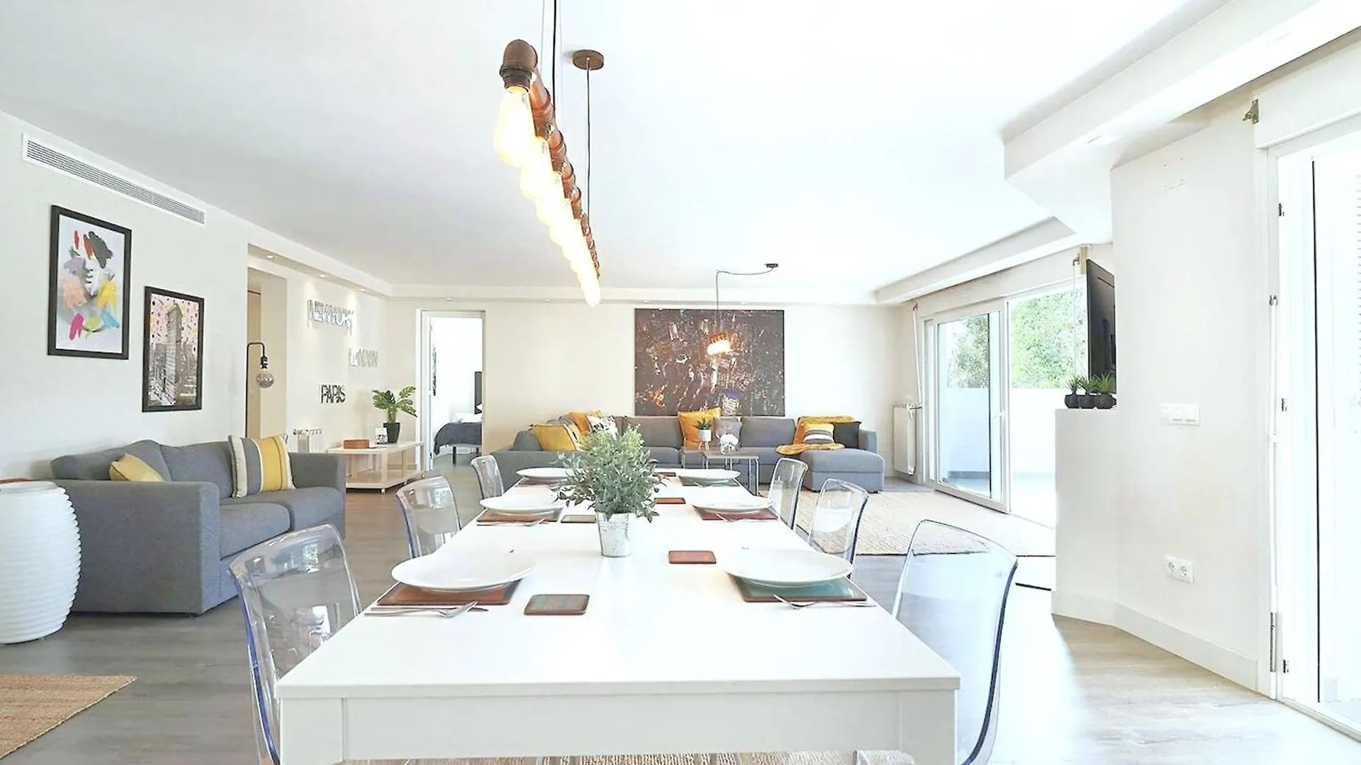 Welcoming Chalet In Marbella With Pool And Air Conditioning Villa