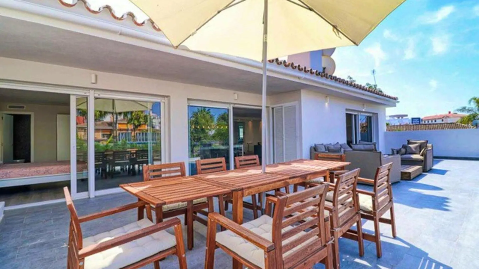 Welcoming Chalet In Marbella With Pool And Air Conditioning Villa