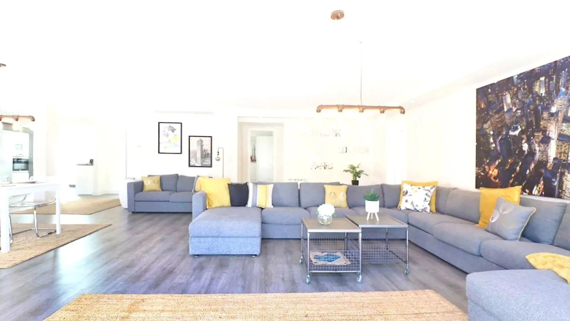 Welcoming Chalet In Marbella With Pool And Air Conditioning Villa