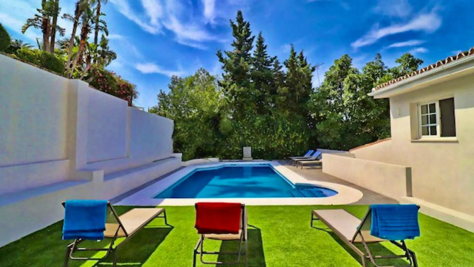 Welcoming Chalet In Marbella With Pool And Air Conditioning Villa